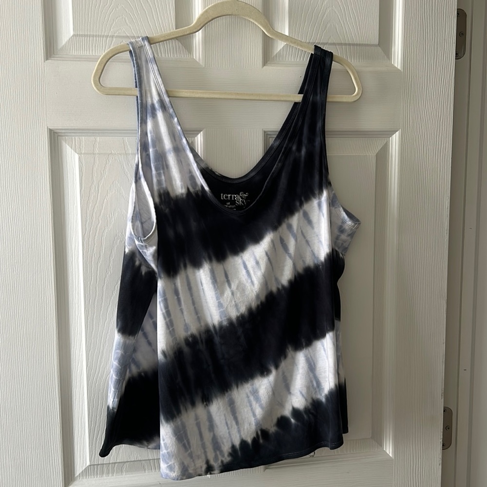 Tye dye tanks size 1x